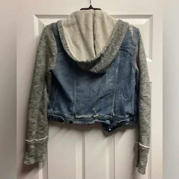 Free People 100% Cotton Distressed Denim Jean Jacket Size Small - Picture 6 of 6